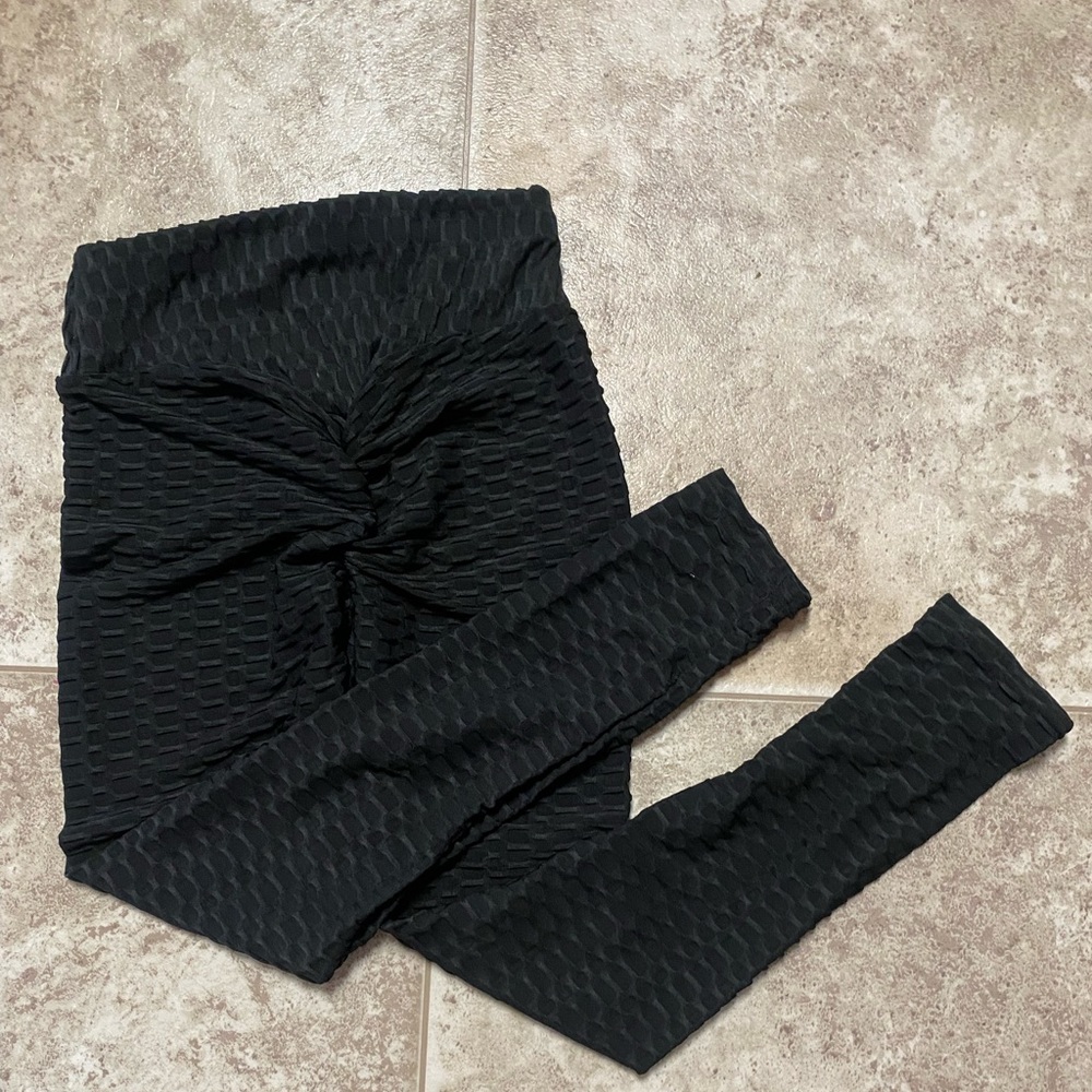 TikTok leggings.
